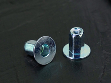 Pulling rivet nut